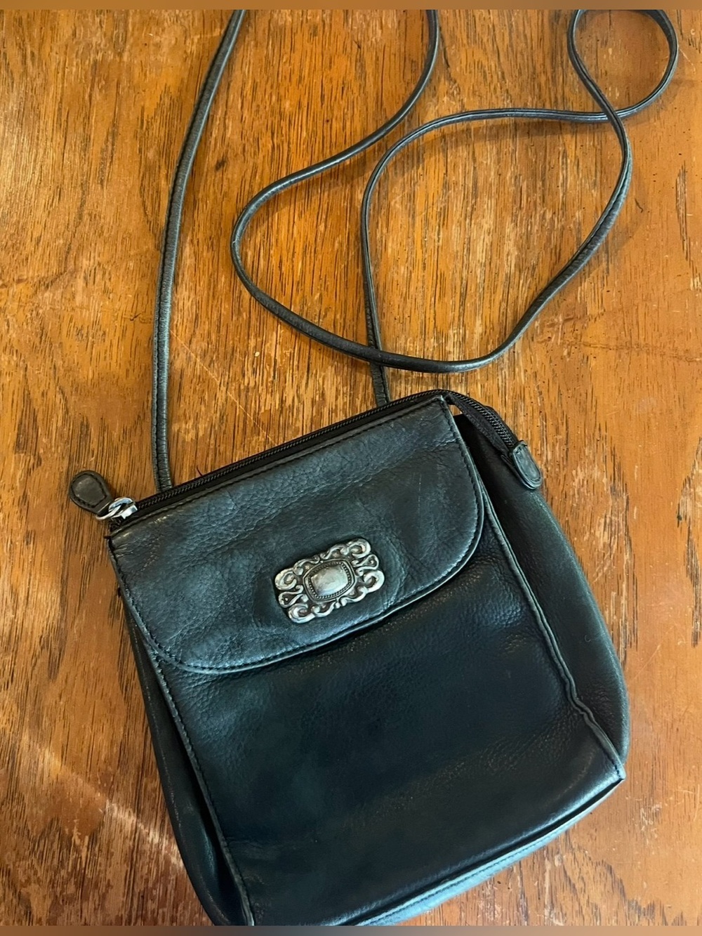 Fossil Black Leather Crosabody Bag with Decorative Silver Accent